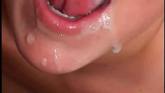 American Beauty Gets A Cumshot In Mouth From Her Boss