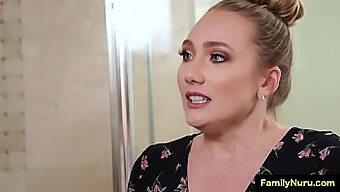 Aj Applegate И Нейните Нуру Умения В Душа