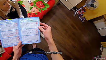 Adolescenta (18+) Este Lovită Pentru Note Slabe Într-Un Videoclip Pov