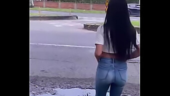 Pompino Di Una Ragazza Per Strada