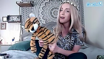 Camsoda Præsenterer En Parodi På Tiger King Med En Blond Babe Og En Stor Sort Pik.